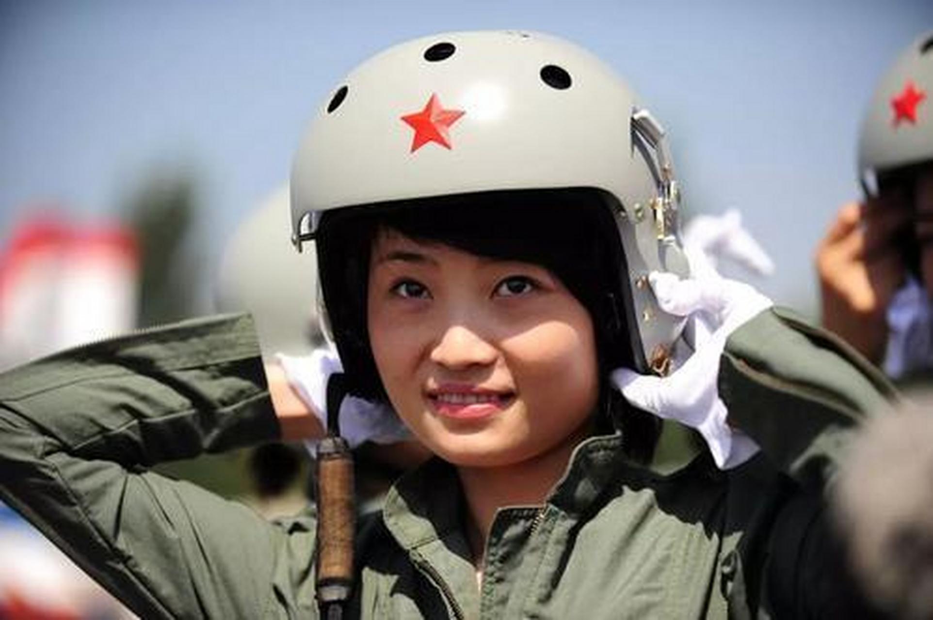四川女飛行員余旭，英勇無畏的藍天使者，四川女飛行員余旭，藍天的英勇使者
