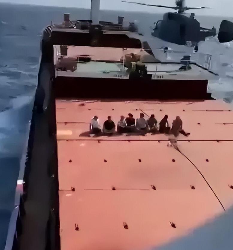 俄羅斯向美軍艦開火，事件背景與SEO解讀，俄羅斯對美軍艦開火事件背景解析與SEO視角解讀