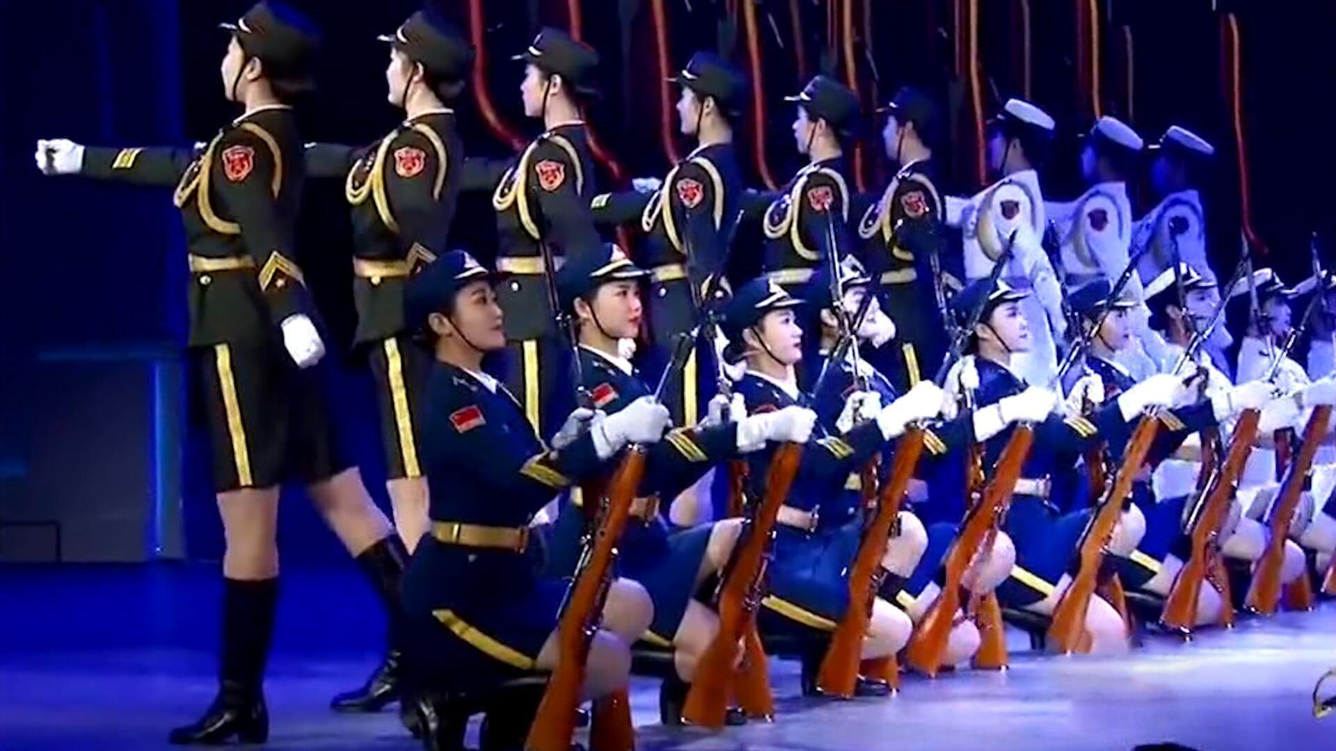 三軍女兵隊跳舞，展現(xiàn)力量與柔美的完美結(jié)合，三軍女兵隊舞蹈，力量與柔美的完美交融