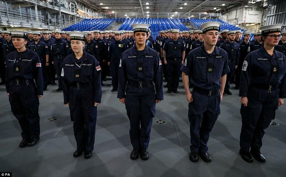 伊麗莎白女王號航母圖片，展現(xiàn)英國海軍力量的驕傲，伊麗莎白女王號航母展示英國海軍力量的風(fēng)采