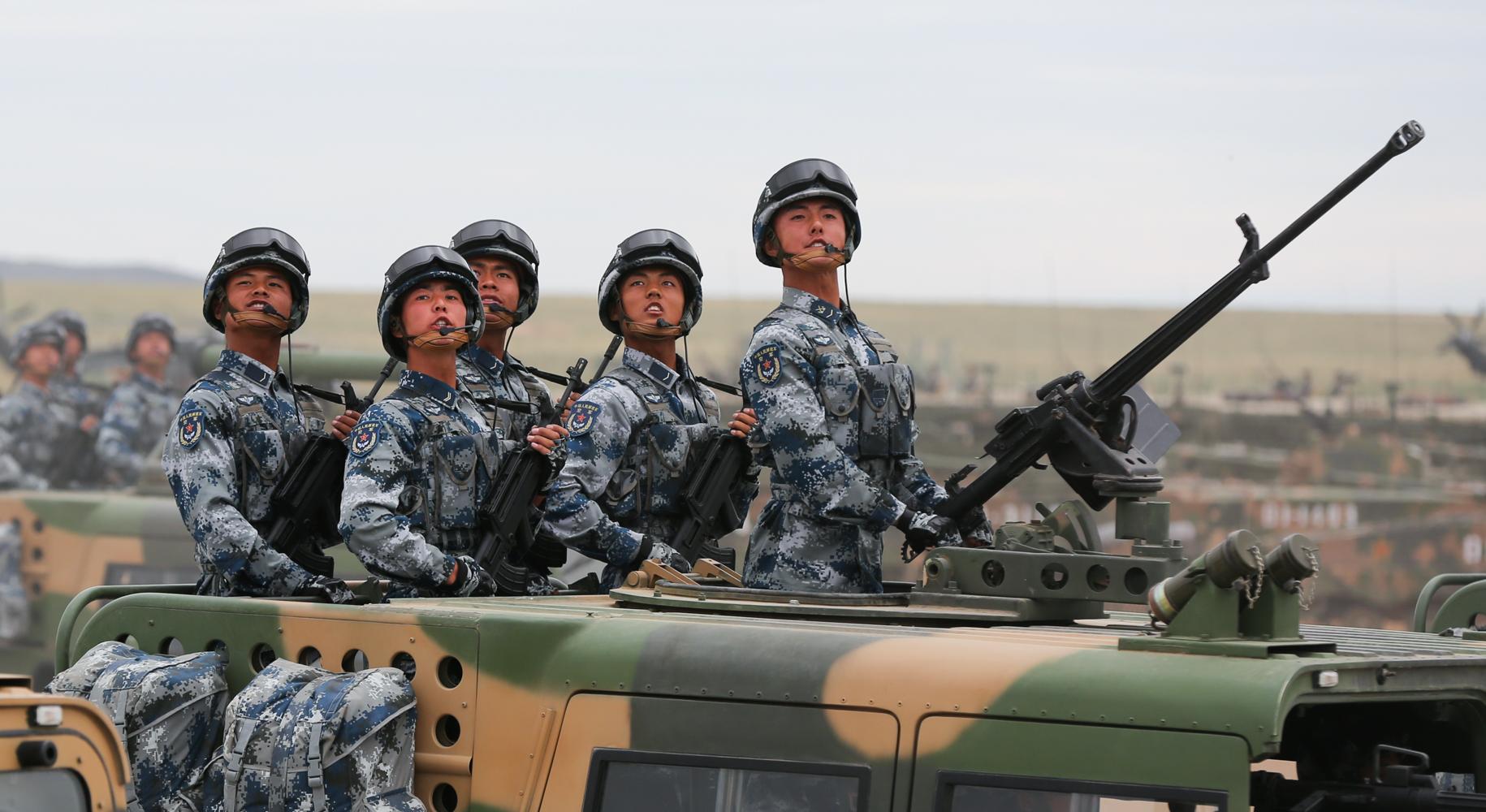 建軍90年閱兵完整版，回顧歷史，展望未來，建軍90年閱兵回顧，歷史印記與未來展望