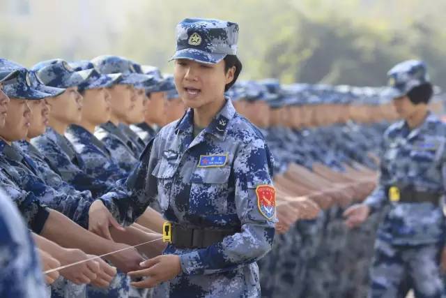 大學(xué)生女兵容易被錄取嗎？解析影響因素與機(jī)會(huì)平等，女大學(xué)生兵錄取機(jī)會(huì)解析，影響因素與平等權(quán)益探討