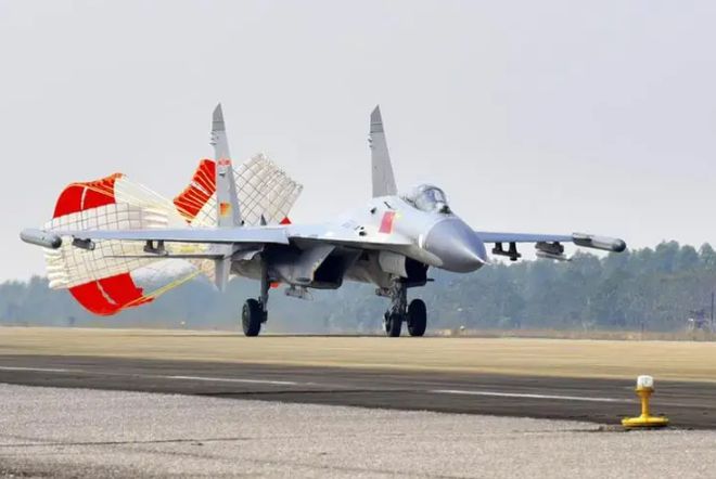 連云港軍用機(jī)場殲-11，揭秘軍事航空的神秘面紗，揭秘連云港軍用機(jī)場殲-11軍事航空的神秘面紗