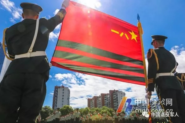 武警軍旗圖片高清，榮耀與力量的象征，武警軍旗高清圖片，榮耀與力量的永恒象征