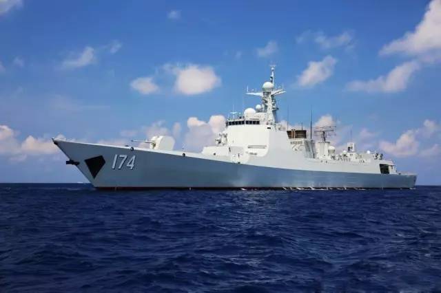 鄭州艦的服役地點(diǎn)，榮耀與擔(dān)當(dāng)?shù)囊娮C，鄭州艦榮耀見證，服役地點(diǎn)與擔(dān)當(dāng)?shù)臉s耀