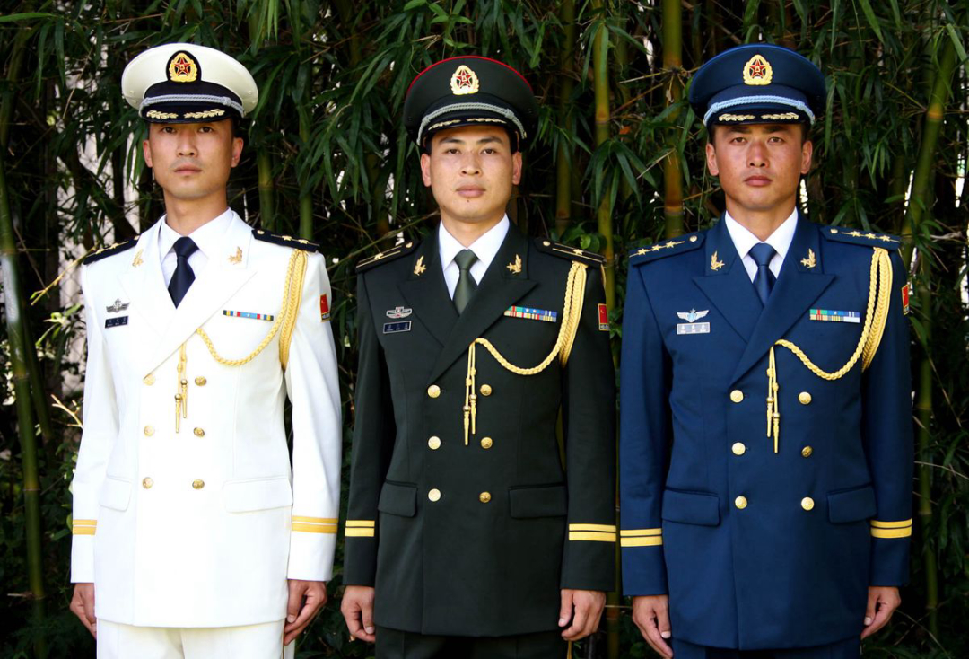 中國人民解放軍軍裝的演變與意義，中國人民解放軍軍裝演變及其意義探究