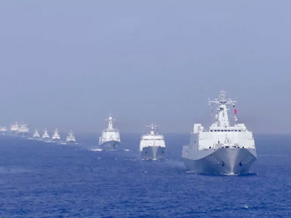 人民海軍成立70周年閱兵，輝煌成就與堅(jiān)定前行，人民海軍成立70周年閱兵，輝煌成就鑄就，堅(jiān)定前行展雄姿