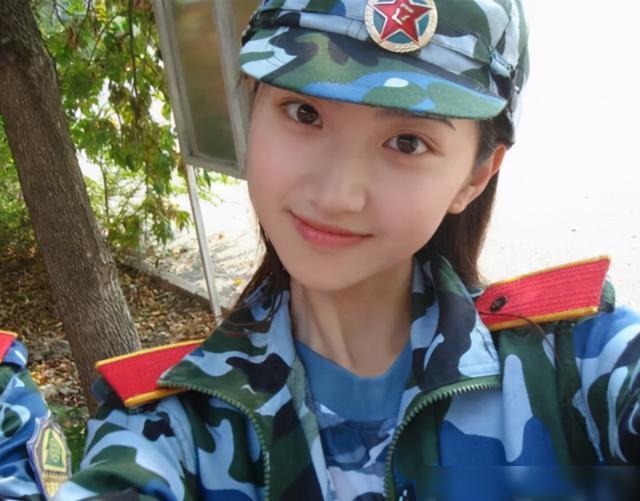 軍事直播間董嘉耀，一位軍事領(lǐng)域的佼佼者，董嘉耀，軍事領(lǐng)域的翹楚，深度解析軍事直播間