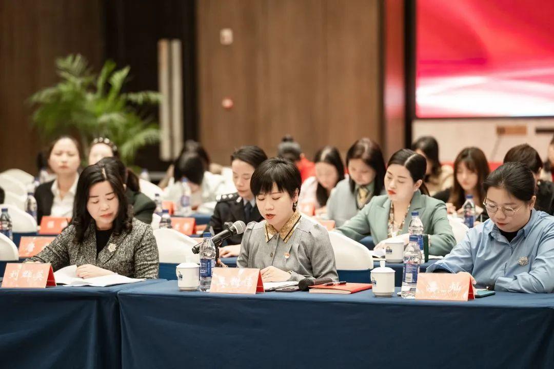 正版管家婆軟件，全面解析其優(yōu)勢與價值，正版管家婆軟件，優(yōu)勢與價值全面解析