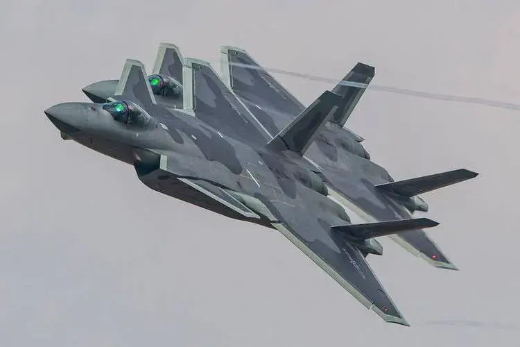 殲-20戰(zhàn)斗機(jī)簡筆畫教程與解析，殲-20戰(zhàn)斗機(jī)簡筆畫教程詳解及解析