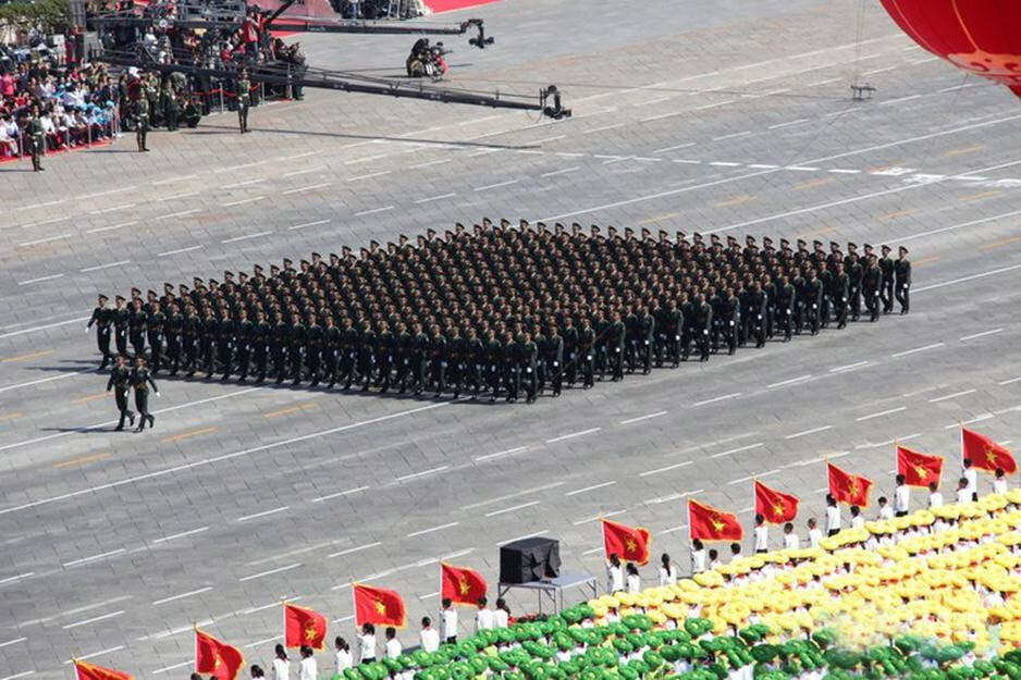 回顧歷史，紀(jì)念輝煌——2009年國(guó)慶閱兵盛典，回顧歷史，輝煌永銘——紀(jì)念2009年國(guó)慶閱兵盛典