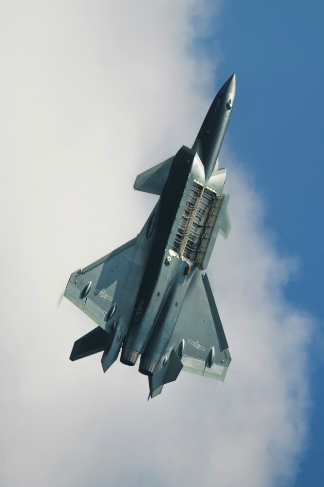 揭秘殲-20高清圖片，中國空軍新一代隱形戰(zhàn)機的風(fēng)采，揭秘殲-20高清圖片，中國新一代隱形戰(zhàn)機風(fēng)采展示