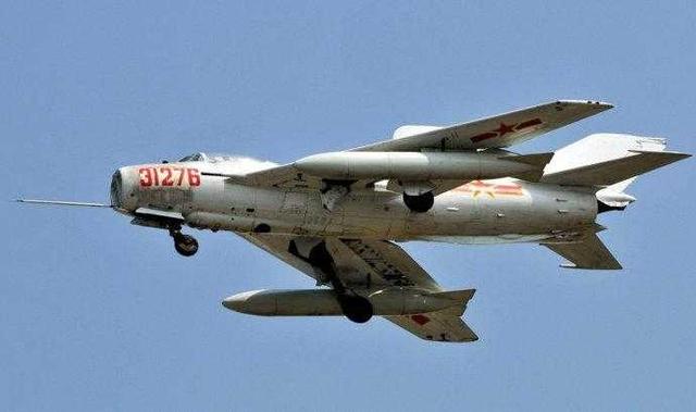 殲6戰(zhàn)斗機(jī)高清圖片，歷史、技術(shù)特點(diǎn)與現(xiàn)代價(jià)值，殲6戰(zhàn)斗機(jī)，歷史、技術(shù)特點(diǎn)與現(xiàn)代價(jià)值的高清圖片展現(xiàn)