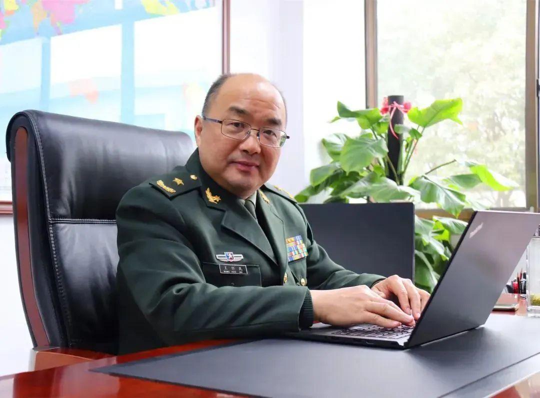 國防科技大學(xué)，卓越實(shí)力，科技之光，國防科技大學(xué)，卓越實(shí)力，科技之光閃耀未來