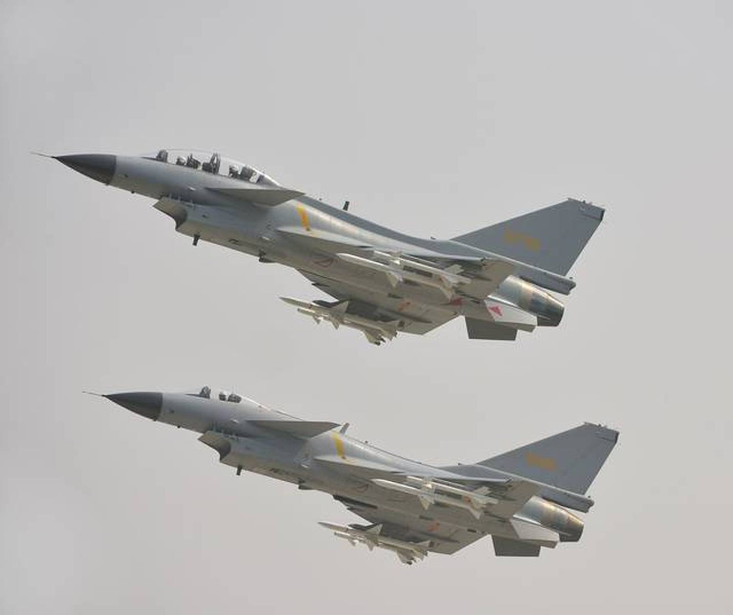 全球最丑戰(zhàn)斗機(jī)殲-10，深度解析與探討，深度解析與探討，全球最丑戰(zhàn)斗機(jī)殲-10的優(yōu)劣與挑戰(zhàn)