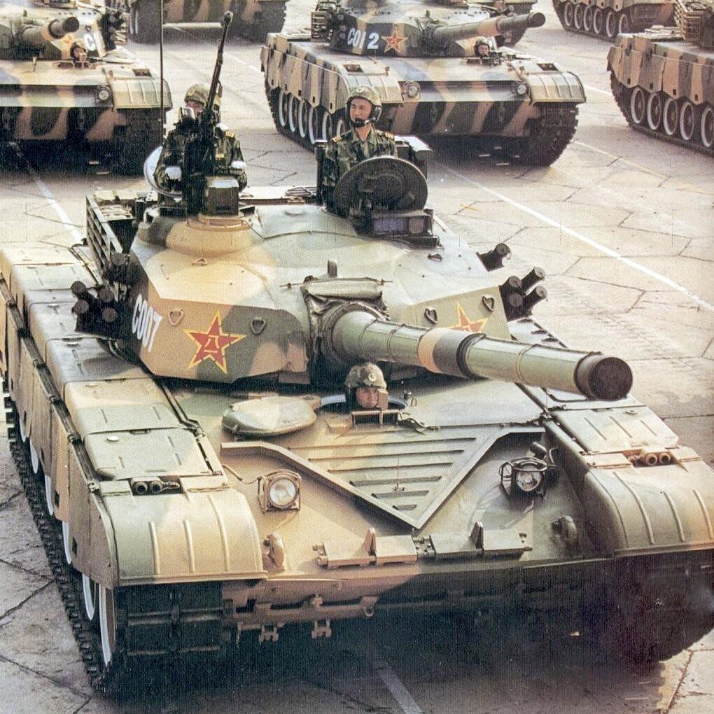 中國99式主戰(zhàn)坦克，性能與特點(diǎn)詳解，中國99式主戰(zhàn)坦克性能與特點(diǎn)全面解析