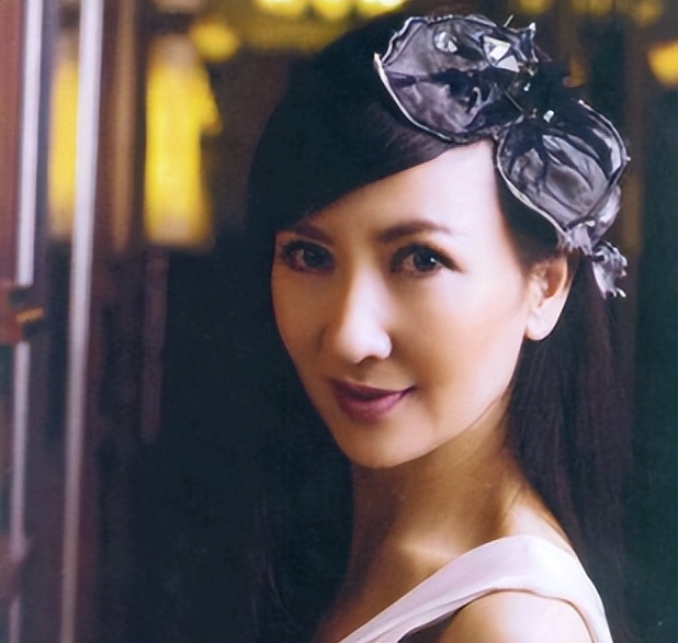 陳美琪個人資料年齡，揭秘一位閃耀明星的生平與成長歷程，陳美琪生平與成長歷程揭秘，個人資料與年齡全揭秘