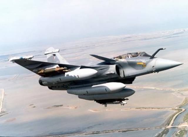 殲-10D已定型，深度解析新一代戰(zhàn)斗機(jī)性能與技術(shù)特點(diǎn)，殲-10D新一代戰(zhàn)斗機(jī)性能與技術(shù)特點(diǎn)深度解析