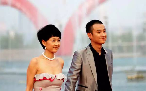 馬伊琍現(xiàn)任老公是誰，揭秘其感情生活并附上圖片，馬伊琍感情生活揭秘，現(xiàn)任老公身份曝光，附圖片