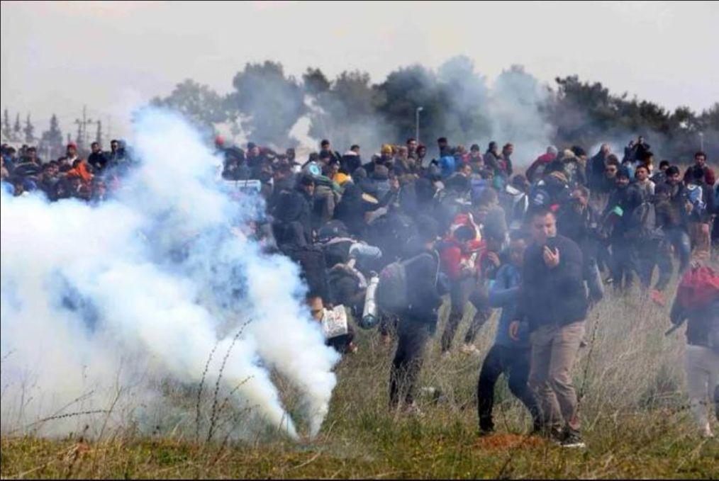 殲-20與F-16V之間的較量，真實(shí)能力與性能分析，殲-20與F-16V對決揭秘，真實(shí)能力與性能深度分析