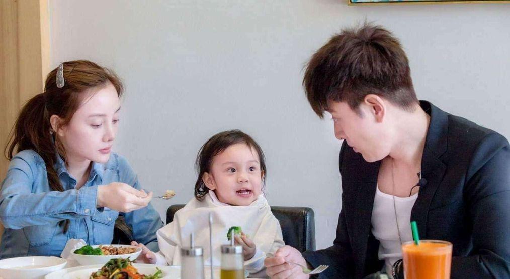 李小璐和萬萬個人資料，揭秘兩位明星的獨特魅力與成長歷程，李小璐與萬萬明星成長揭秘，獨特魅力與個人資料全解析