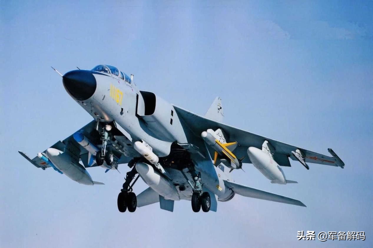 殲轟7為何成為所謂的飛行棺材？深度解析其背后原因，深度解析殲轟7成飛行棺材的背后原因