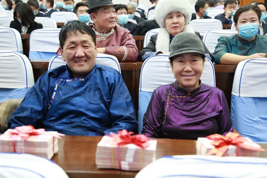 額濟(jì)納旅行社旅游報(bào)價(jià)詳解，額濟(jì)納旅行社旅游報(bào)價(jià)全面解析