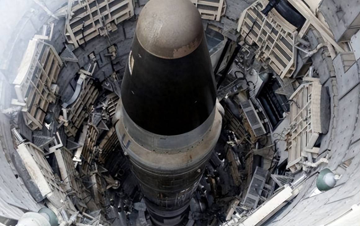 中國(guó)核武由誰(shuí)下命令，深度解析中國(guó)核武器決策機(jī)制，深度解析，中國(guó)核武器決策機(jī)制與核武使用命令歸屬方揭秘