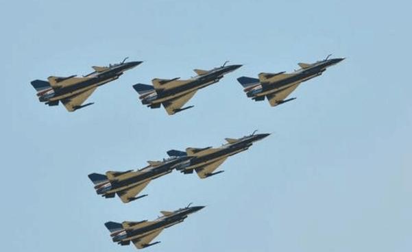 中國(guó)空軍飛機(jī)數(shù)量概覽，中國(guó)空軍飛機(jī)數(shù)量概覽，揭秘現(xiàn)役戰(zhàn)機(jī)規(guī)模與實(shí)力