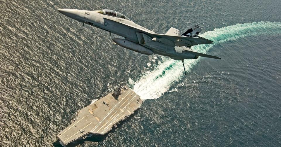 福特號(hào)航空母艦，探索現(xiàn)代海軍力量的尖端之作，福特號(hào)航空母艦，現(xiàn)代海軍力量的巔峰探索