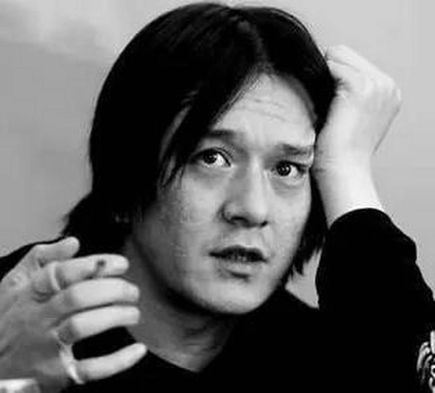 賈宏聲個人簡歷——一位才華橫溢的演藝巨星，賈宏聲的個人簡歷，演藝界的璀璨巨星閃耀光芒之路