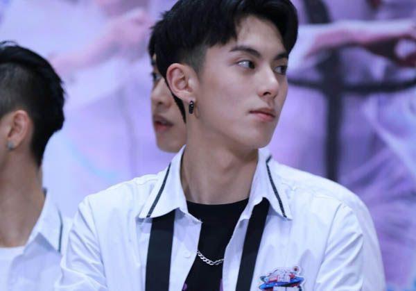 揭秘，誰的初吻獻給了王鶴棣？，王鶴棣初吻揭秘，誰成為了他的初吻對象？