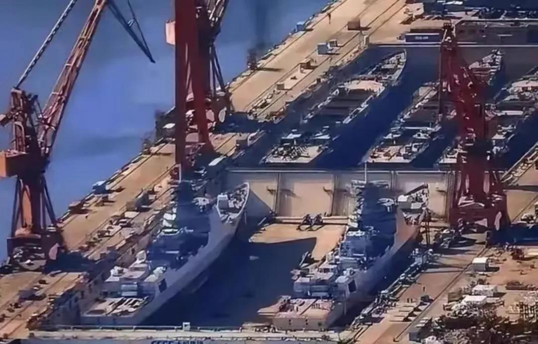 揭秘，探究052D與055型號(hào)之間的差異與特點(diǎn)，揭秘，探究052D與055型號(hào)軍艦的差異與獨(dú)特特點(diǎn)