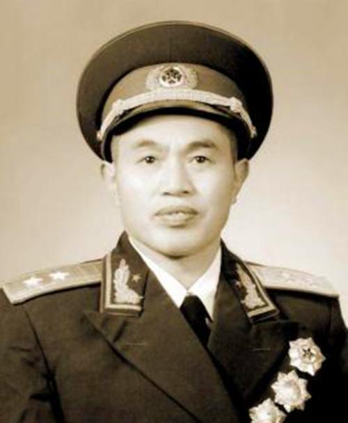 揭秘歷任陸軍司令員，傳承與創(chuàng)新的征程，揭秘陸軍司令員傳承與創(chuàng)新的征程，歷任將領(lǐng)揭秘歷程與變革