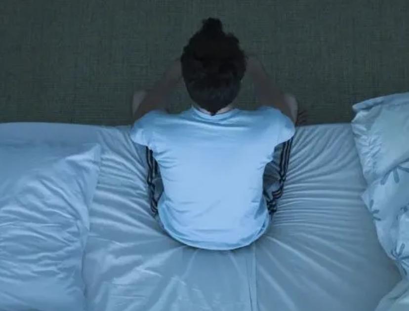 蕁麻疹為什么晚上嚴重的深度解析，蕁麻疹夜晚加劇的深度解析原因