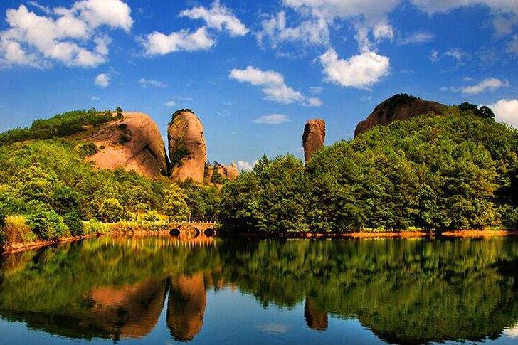 九寨溝有什么景點(diǎn)——探秘人間仙境的絕美風(fēng)光，探秘九寨溝，人間仙境的絕美風(fēng)光與景點(diǎn)全攻略