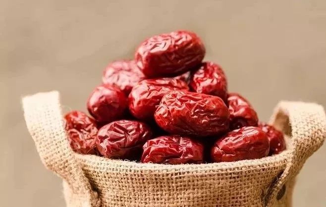 紅棗，營養(yǎng)與健康之寶，紅棗，營養(yǎng)與健康之奧秘