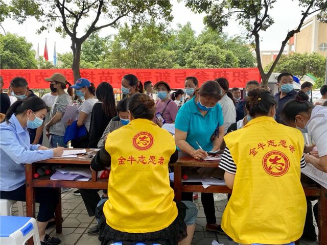 新冠大量排痰是病情好轉(zhuǎn)的跡象嗎？解析與指導(dǎo)，新冠排痰現(xiàn)象解析，病情好轉(zhuǎn)的跡象還是需關(guān)注的癥狀？