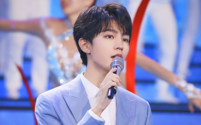 吳磊與迪麗熱巴，兩位明星的個(gè)人資料簡介，吳磊與迪麗熱巴，明星個(gè)人資料簡介