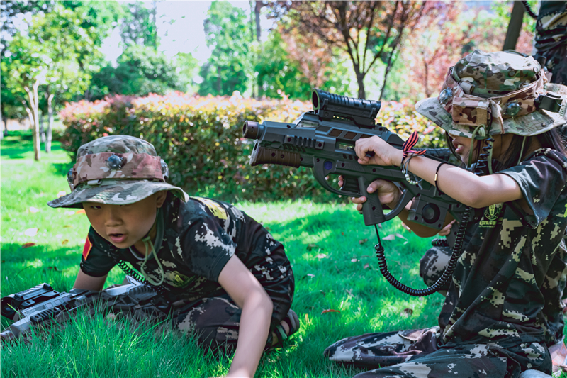 軍事夏令營，培養(yǎng)青少年軍事素養(yǎng)與團(tuán)隊(duì)協(xié)作能力的獨(dú)特體驗(yàn)，軍事夏令營，鍛造青少年軍事素養(yǎng)與團(tuán)隊(duì)協(xié)作能力的獨(dú)特平臺(tái)