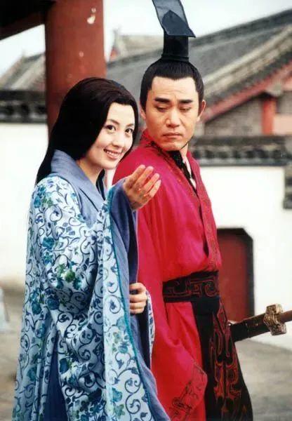 楊童舒?zhèn)€人資料、圖片及丈夫揭秘，楊童舒?zhèn)€人檔案曝光，圖片及神秘丈夫揭秘