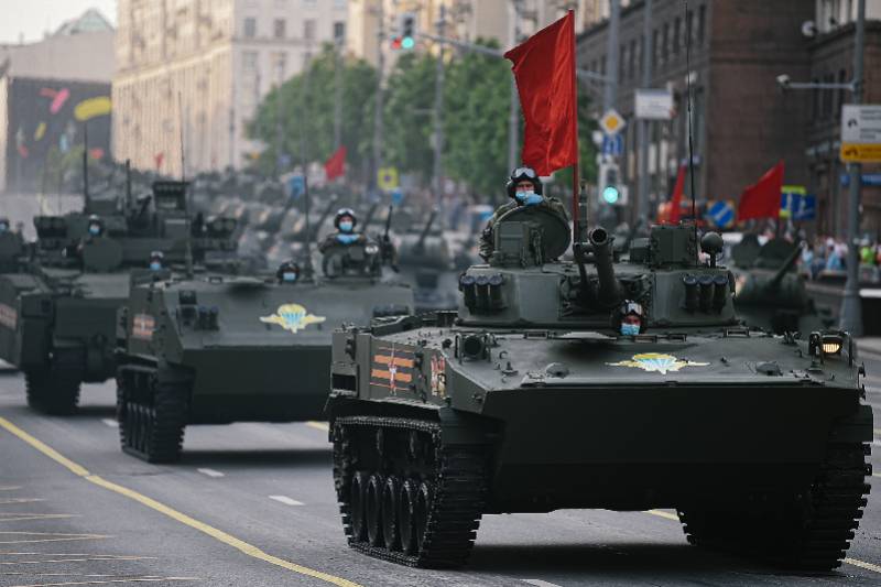 中國大批武器抵達俄羅斯，深化軍事合作，共筑安全屏障，中俄深化軍事合作，大批武器抵達俄羅斯，共筑安全屏障