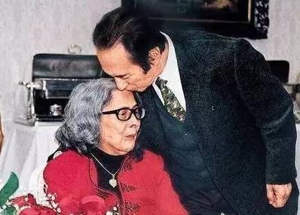 2004新澳門天天開好彩大全正版——全面解析與回顧，澳門彩票解析與回顧，2004年天天好彩正版大全