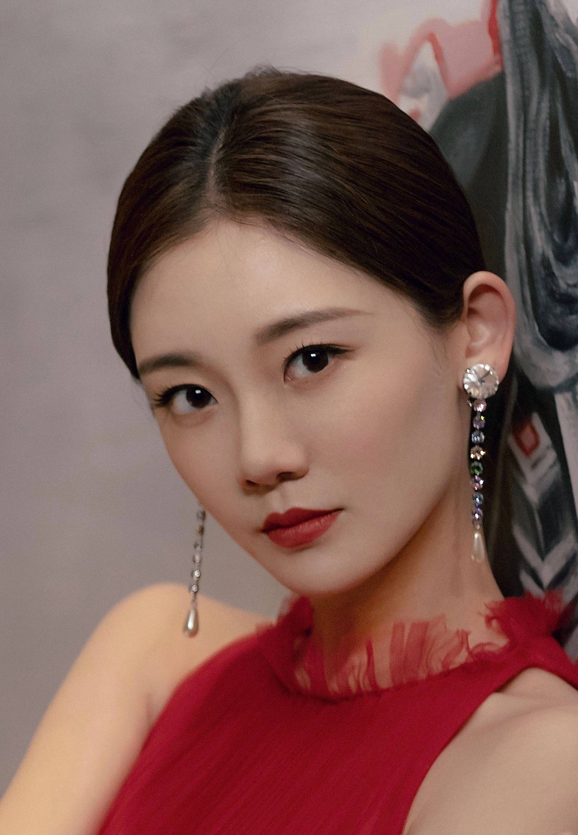 演員苗苗個(gè)人簡(jiǎn)歷——一位耀眼影視新星的崛起，演員苗苗個(gè)人簡(jiǎn)歷，耀眼影視新星的崛起之路