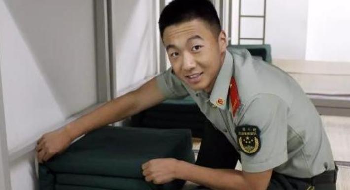 走進(jìn)參軍報(bào)名征兵網(wǎng)，實(shí)現(xiàn)軍旅夢(mèng)想的第一步，走進(jìn)征兵網(wǎng)，邁出軍旅夢(mèng)想第一步