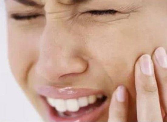 牙齦腫痛怎么辦？立刻止疼只需16秒！，快速止痛秘籍，16秒緩解牙齦腫痛！