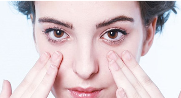 消除眼袋最好的土辦法——自然、簡單、有效，自然、簡單、有效的土辦法助你消除眼袋困擾！