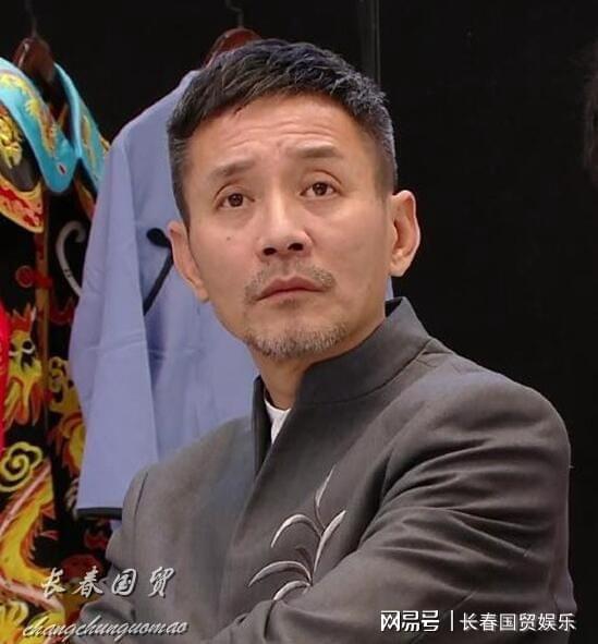 江珊現(xiàn)任丈夫揭秘，他的名字是什么？，江珊現(xiàn)任丈夫身份揭秘，他的名字究竟是什么？