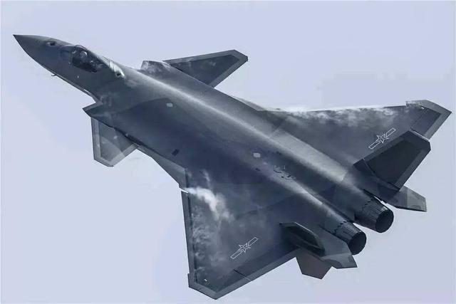 殲-20與F-22空中霸主之爭(zhēng)，性能對(duì)比與未來(lái)展望，殲-20與F-22空中霸主之爭(zhēng)，性能對(duì)比及未來(lái)展望