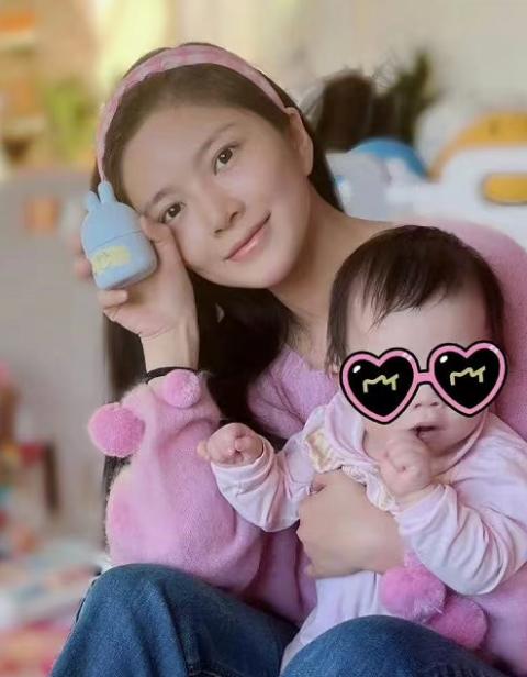 王燦女個(gè)人簡(jiǎn)歷，揭秘生平與成就，王燦女士生平、成就揭秘，個(gè)人簡(jiǎn)歷一覽